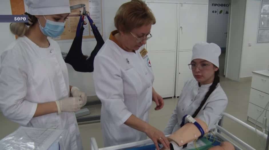 Бөрө медицина-фармацевтика колледжы студенттары яңы лабораторияларҙа белем ала