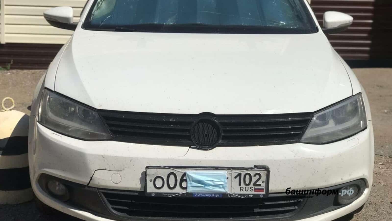Автомобиль номерҙарында Рәсәй флагы күрһәтелеүе мотлаҡ була