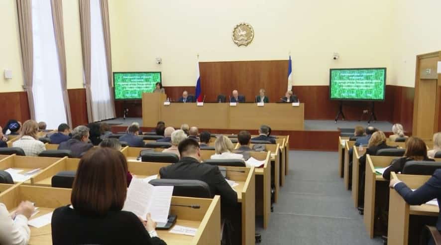 Депутаттар республикала студент ғаиләләренә дәүләт ярҙамының ҡануни нигеҙҙәрен нығытырға ниәтләй