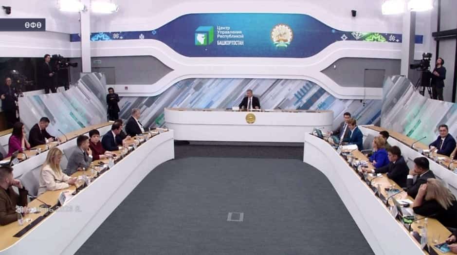 Башҡортостан башлығы менән тура бәйләнешкә 3 меңгә яҡын һорау килгән