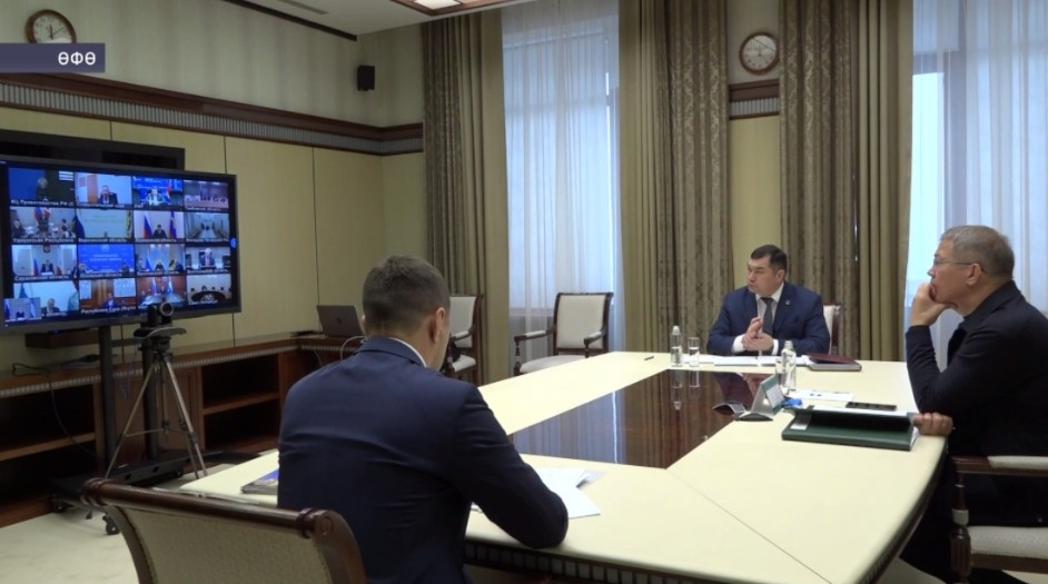 Радий Хәбиров «Илдең һаулыҡ һаҡлауы: бөгөн һәм иртәгә» семинарында ҡатнашты