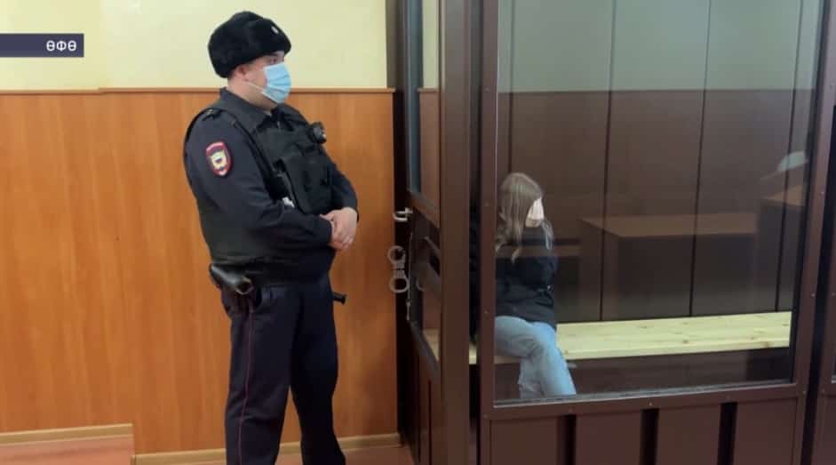 8 айлыҡ балаһын үлтерергә маташыуҙа ғәйепләнгән әсә һаҡ аҫтына алынды