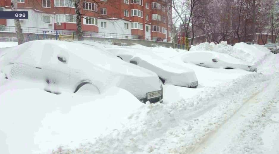 Башҡортостан юлдарын ҡарҙан таҙартыу тәүлек әйләнәһенә алып барыла