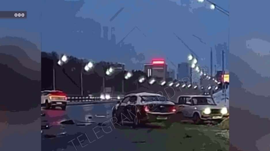 Салауат Юлаев проспектында өс машина ҡатнашлығында авария теркәлгән