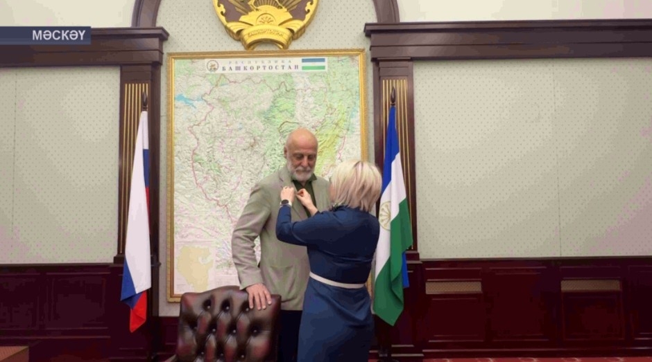 Салауат Щербаков «Ал да нур сәс халҡыңа!» миҙалы менән бүләкләнде