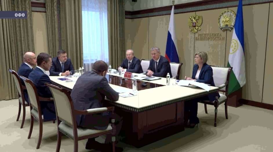Радий Хәбиров «Уралсиб» банкы президенты һәм күҙәтеү советы рәйесе Евгений Коган менән осрашты