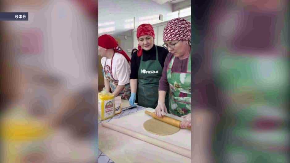 Ватанды һаҡлаусылар көнөнә бер төркөм ҡатын-ҡыҙҙар Матбуғат йортонда бауырһаҡ һәм сәк-сәк бешерҙе