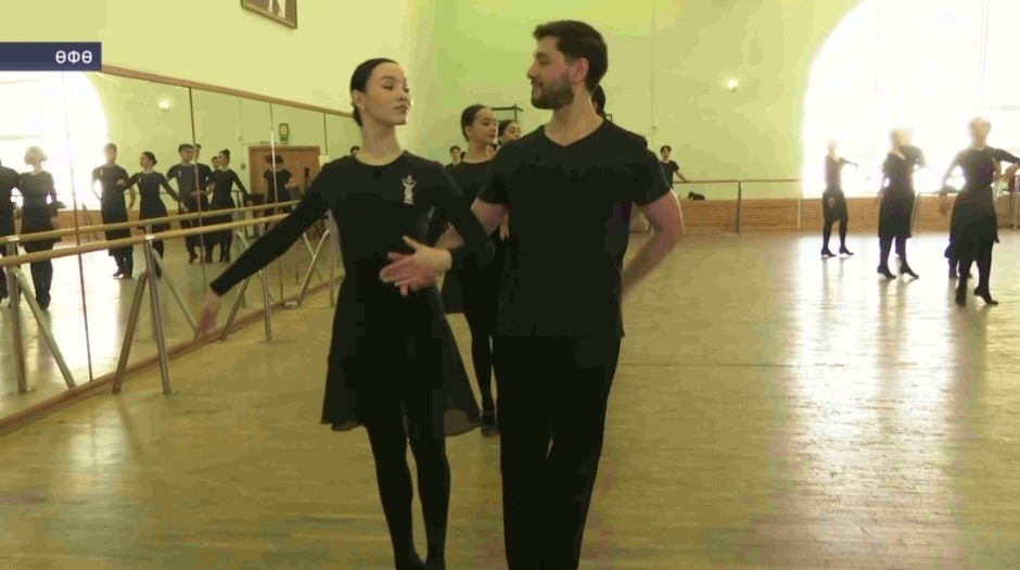 Фәйзи Ғәскәров ансамбле Дәүләт Кремль һарайында ике ҙур тирмә ҡормаҡсы