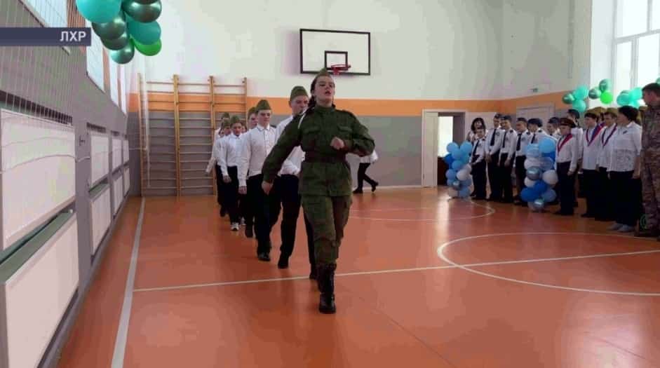 Башҡорт геройҙары иҫтәлегенә йәштәр парады