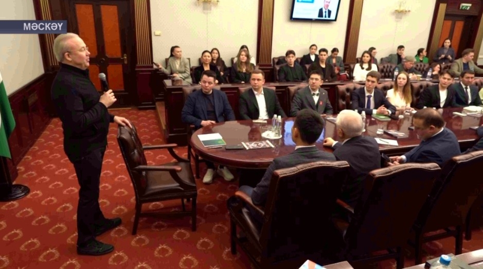 Башҡортостан Хөкүмәте Премьер-министры Мәскәүҙә белем алған Башҡортостан студенттары менән осрашты