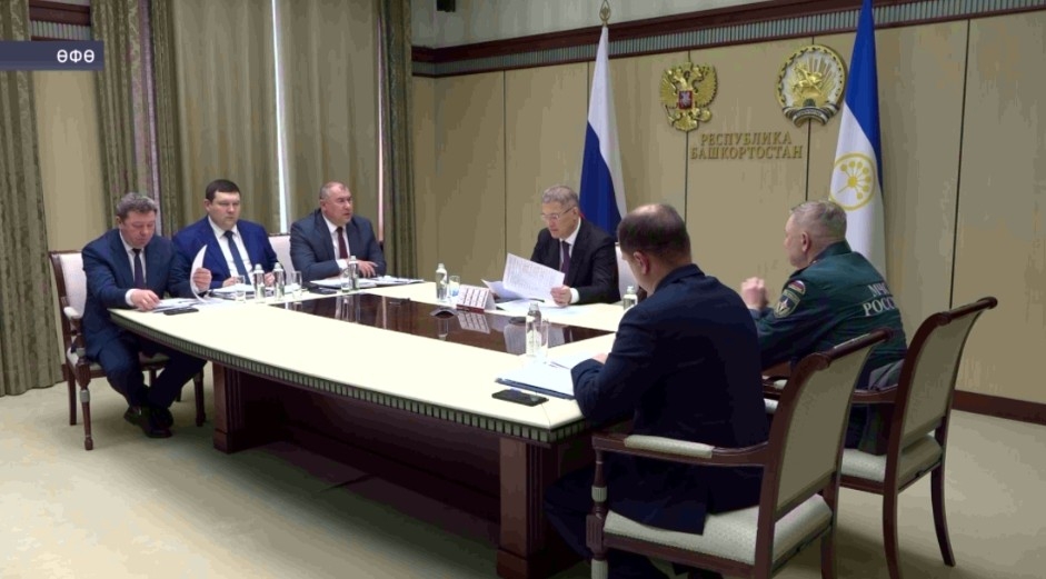 Радий Хәбиров ташҡынға һәм янғын хәүефе осорона әҙерлек буйынса федераль кәңәшмәлә ҡатнашты