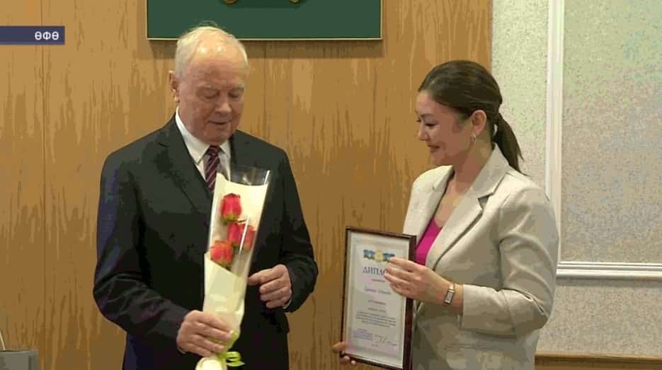 Парламент темаһын яҡтыртҡан иң яҡшы журналистар билдәләнде