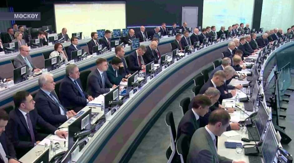 Радий Хәбиров нефть һәм күмер тармаҡтарын үҫтереү буйынса кәңәшмәлә ҡатнашты