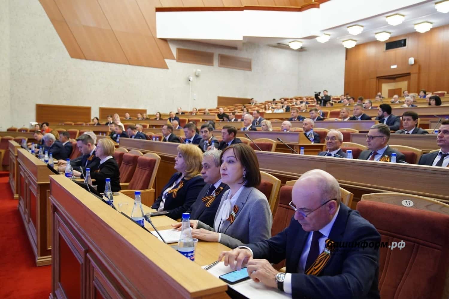 Республика парламенты ултырышында Контроль-иҫәп палатаһының  отчеты тыңланды