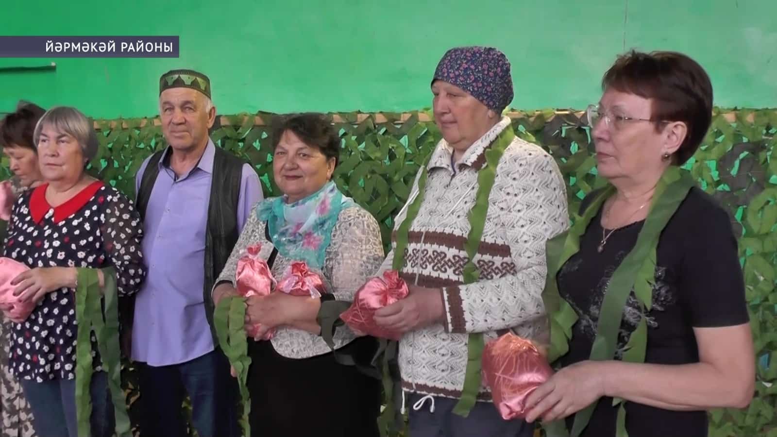 Айырылғыһыҙ дуҫтар һәм изгелек таратҡан ғаиләләр: Йәрмәкәйҙәрҙең берҙәм хеҙмәт юлы