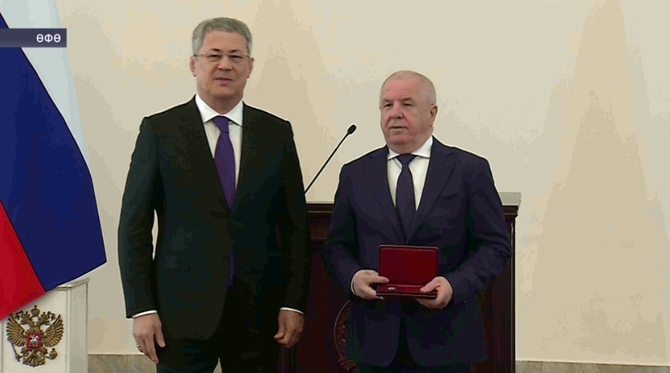 Республикала төрлө һөнәр эйәләре дәүләт наградалары менән бүләкләнде