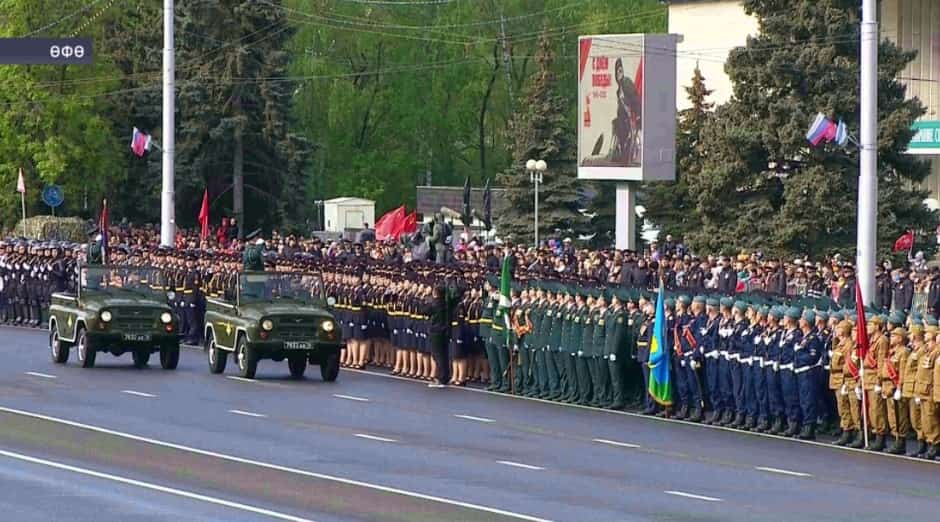 Өфөнөң Октябрь проспектында Бөйөк Ватан һуғышында Еңеүҙең 80 йыллығына арналған парад үтте