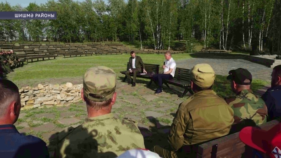 Радий Хәбиров «Тормош хәүефһеҙлеге нигеҙҙәре һәм Ватанды һаҡлау» дәресе уҡытыусылары менән осрашты