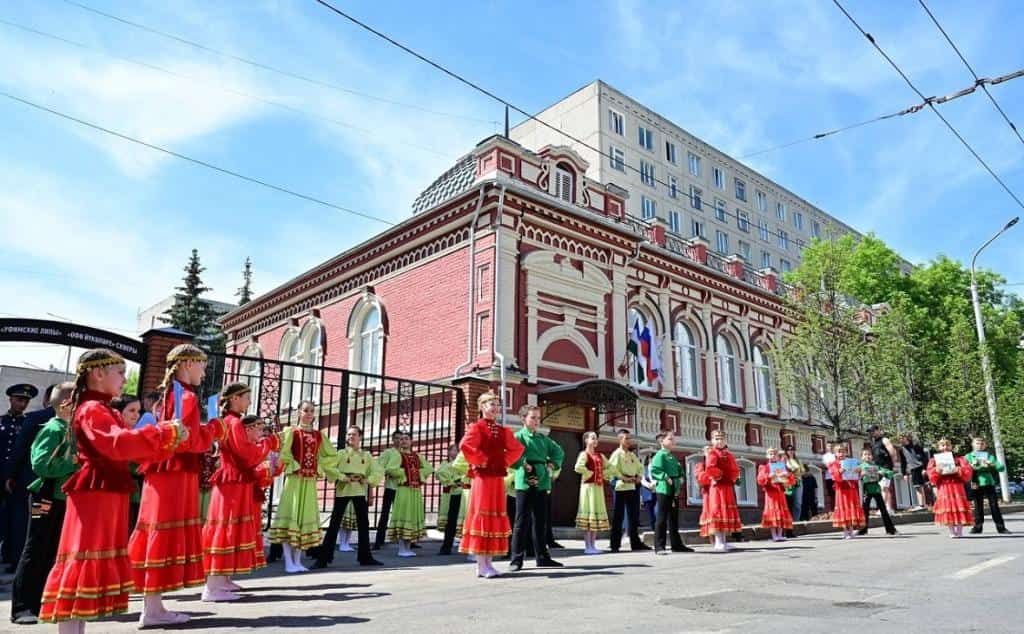 Бөгөн Яҙыусылар йортоноң яңыртылған бинаһы һәм “Өфө йүкәләре” скверы асылды