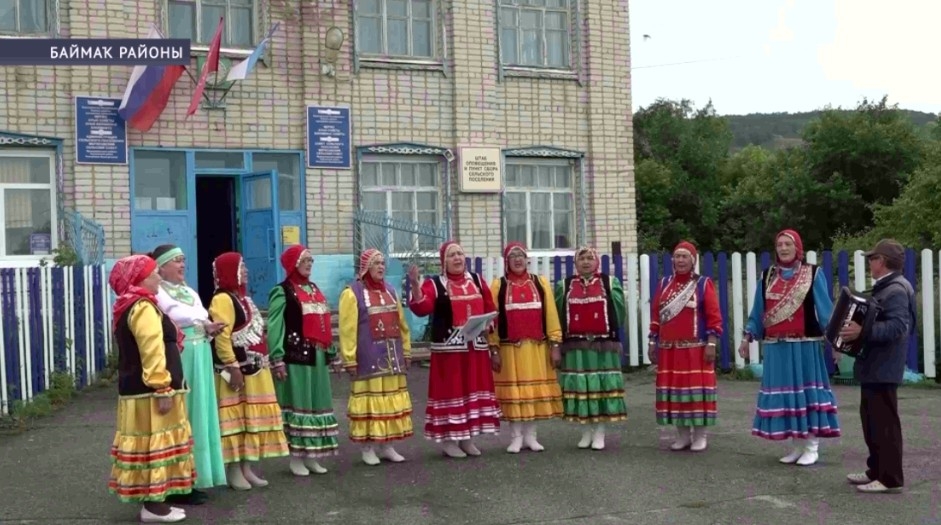 «Хәнифәкәй» һәм «Хәтирә» ансамблдәре дуҫлыҡ күпере һалды