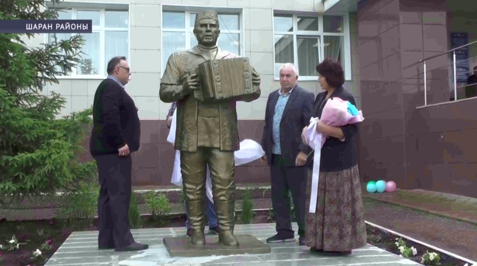 Шаран районында Фән Вәлиәхмәтовҡа һәйкәл асылды