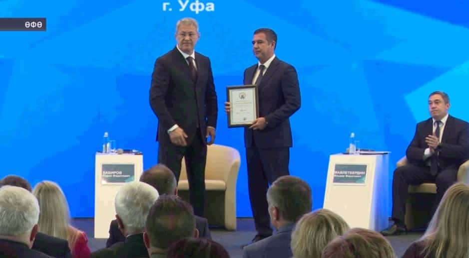 Радий Хәбиров урта һөнәри белем биреү тармағын камиллаштырыуға арналған совет ултырышында ҡатнашты