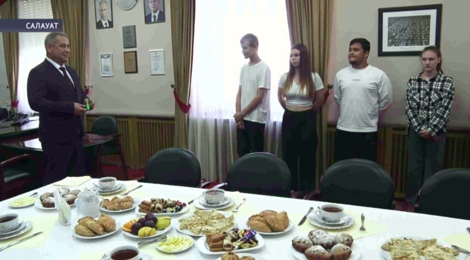 Салауат ҡалаһында етем һәм ата-әсә ҡарауынан мәхрүм балаларға фатир асҡыстары тапшырылды