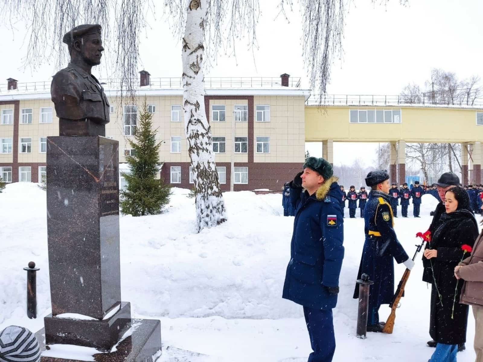 Бөгөн Рәсәй Геройы Александр Доставаловтың тыуыуына 62 йыл