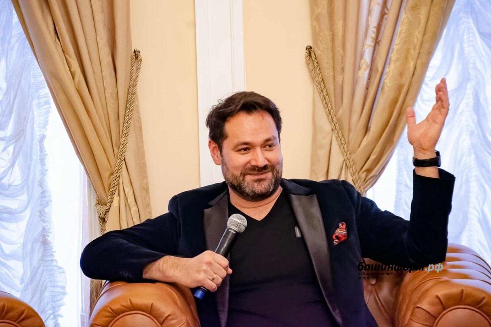 Илдар Абдразаҡов Севастополдә сығыш яһай