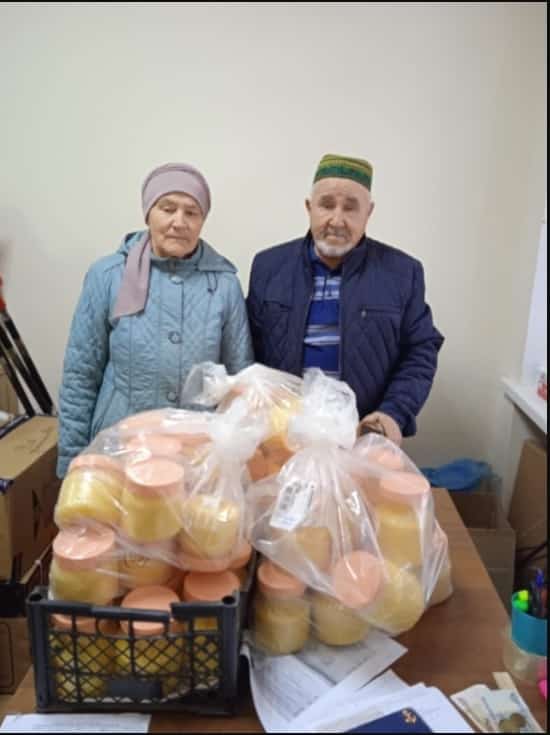 Илеш районы Тыпый ауылында йәшәүсе Сәхиуллиндар хәрбиҙәргә ярҙам итә