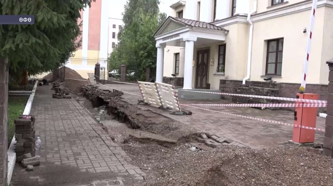 Өфөнөң Чернышевский урамында подвалдағы һыу менән көрәш дауам итә