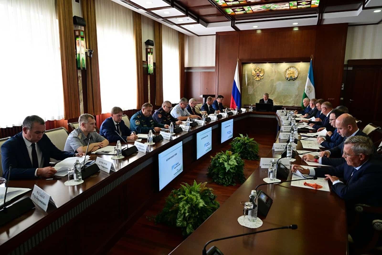 Республика Башлығы Радий Хәбиров террорға ҡаршы комиссия ултырышын уҙғарҙы