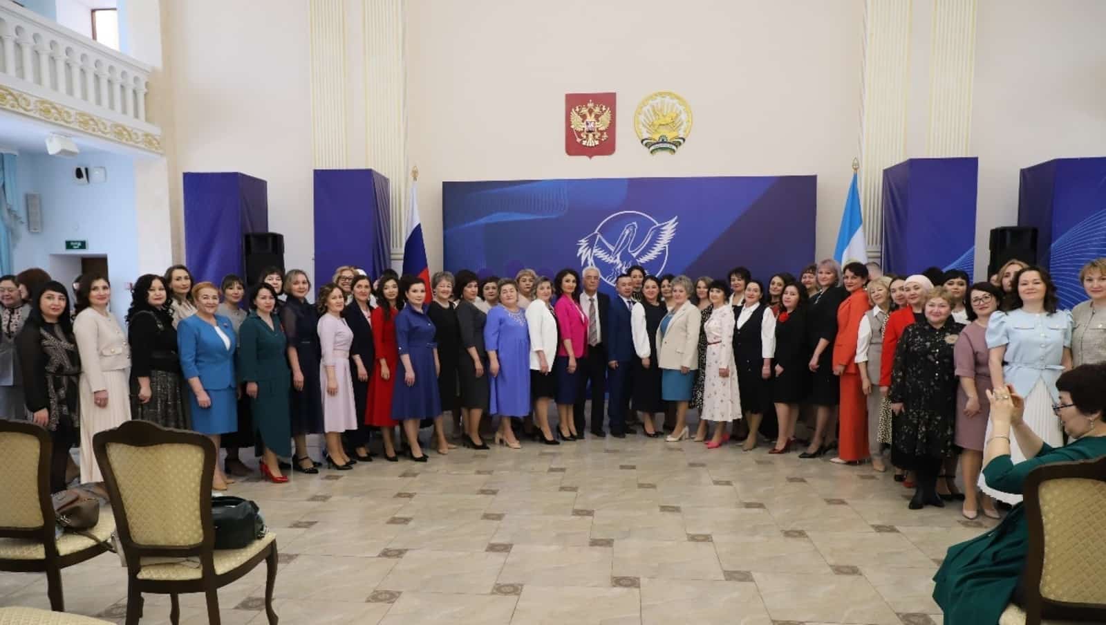 Республикала иң яҡшы уҡытыусыларға Башҡортостан Башлығы премияһы тапшырыла