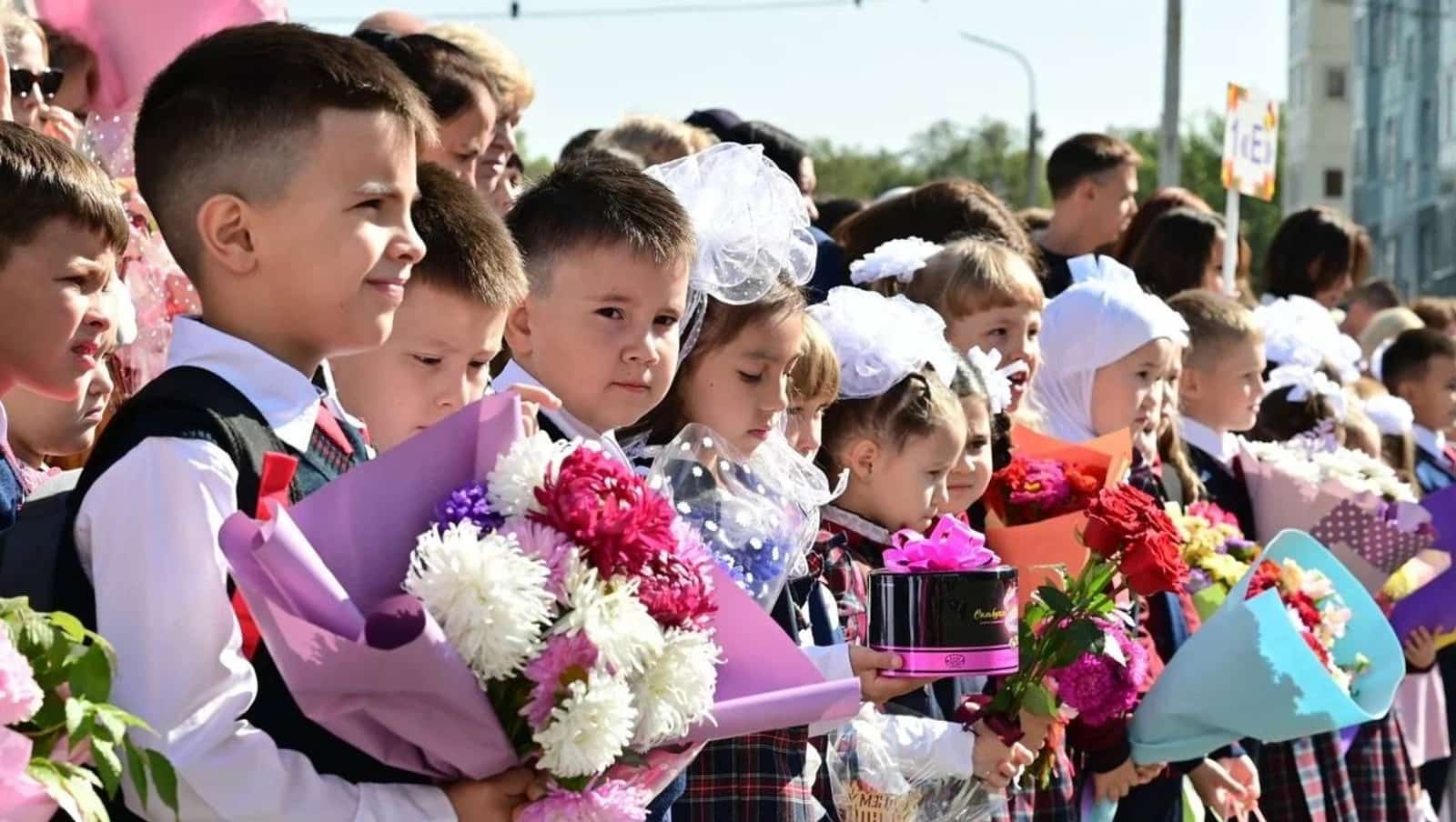 Яугирҙар уҡыусыларҙы Белем көнө менән ҡотланы