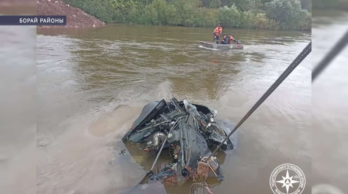 Борай районында йылғаға ҡолаған автомобиль өсөнсө көн тигәндә табылған