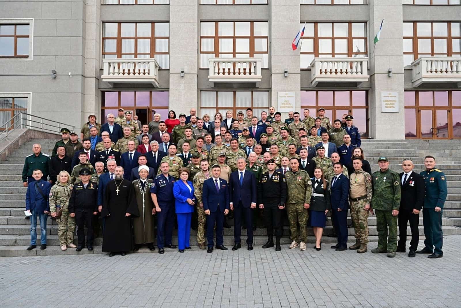 Республика Башлығы яугирҙар менән осрашты