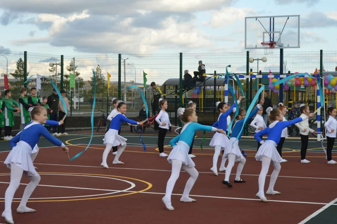 Ейәнсура районында күп функциялы спорт майҙансығы асылды