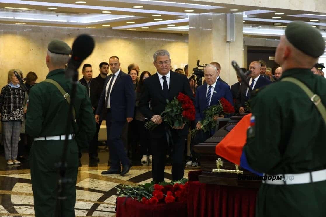 Бөгөн Башҡортостан Рәсәй Геройы Илдар Суфияровты һуңғы юлға оҙатты