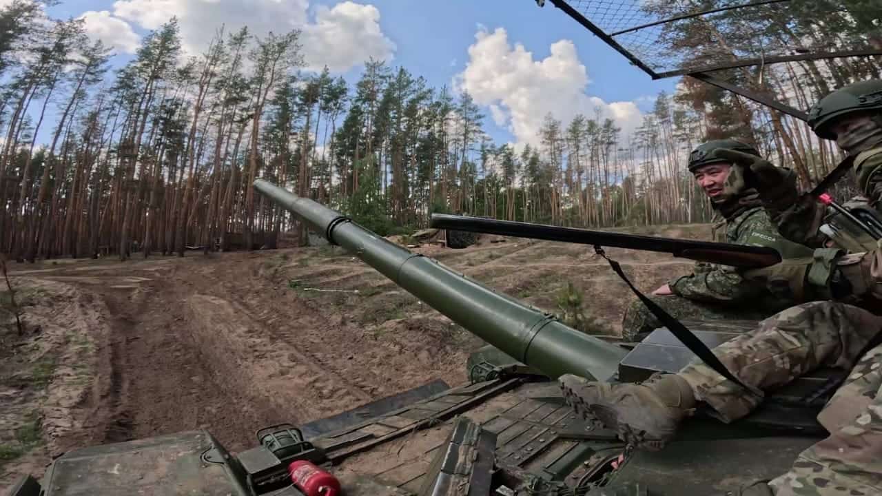 Танкистар бурысын лайыҡлы  үтәй