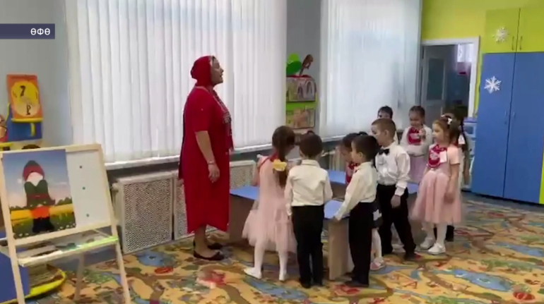 Йәш тәрбиәселәргә Башҡортостан башлығы гранттары тапшырылды