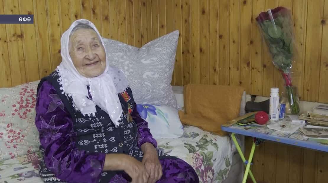 Өфөлә тыл ветераны Мәрзүнә Сөнәғәтуллина 95 йәшлек юбилейын билдәләне