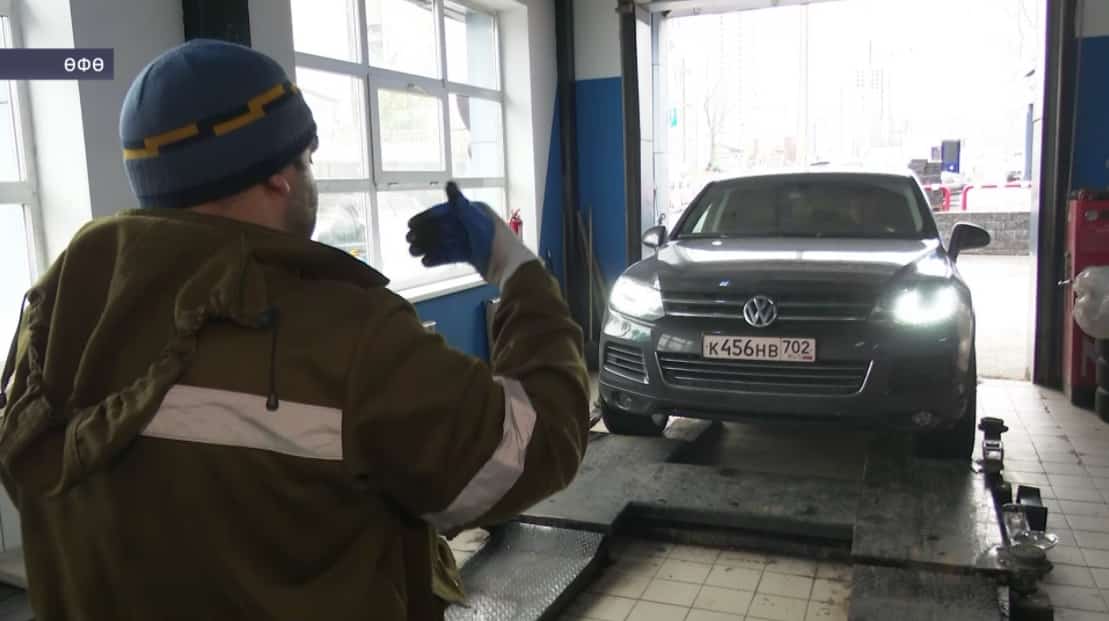 Республикала водителдәр автомобилдәрен ҡышҡы миҙгелгә әҙерләй башланы