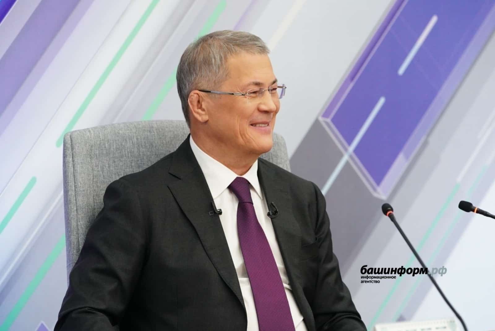Башҡортостан Башлығы республика халҡының һорауҙарына тура эфирҙа яуап бирә