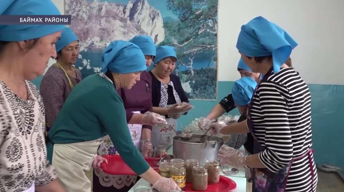 Юлыҡ ауылы халҡы яугирҙар өсөн 100 банка быҡтырылған ит әҙерләне