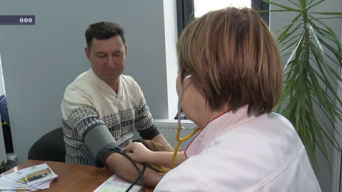 Дим тимер юл станцияһында пассажирҙар төрлө белгестәрҙән консультация алды