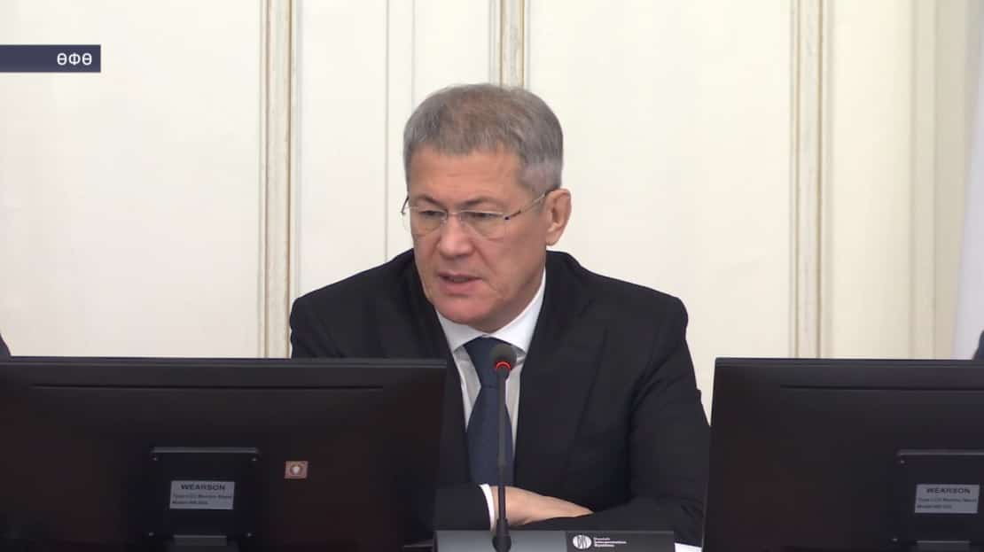 Радий Хәбиров мөмкинлеге сикләнгән граждандар өсөн өҫтәмә эш урындары булдырырға ҡушты