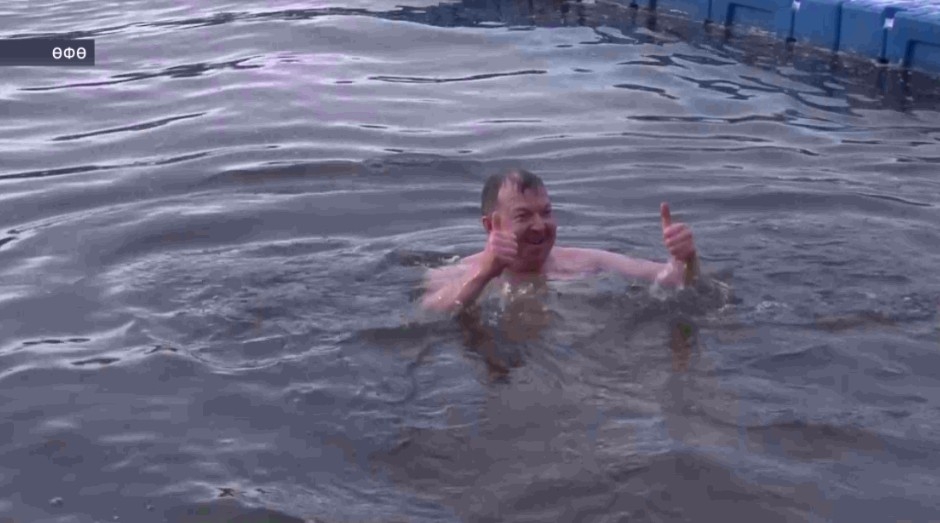 Өфөнөң Яҡутов паркындағы күлдә «морж»дар һаулығын нығыта