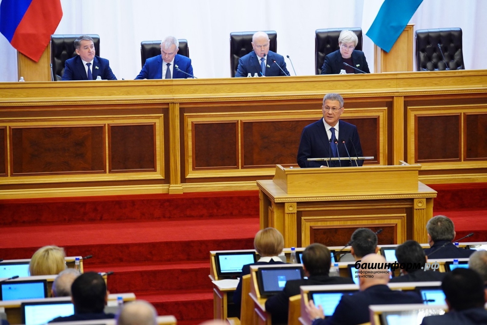 Радий Хәбиров Башҡортостан парламенты эшмәкәрлегенә  яҡшы баһа бирҙе