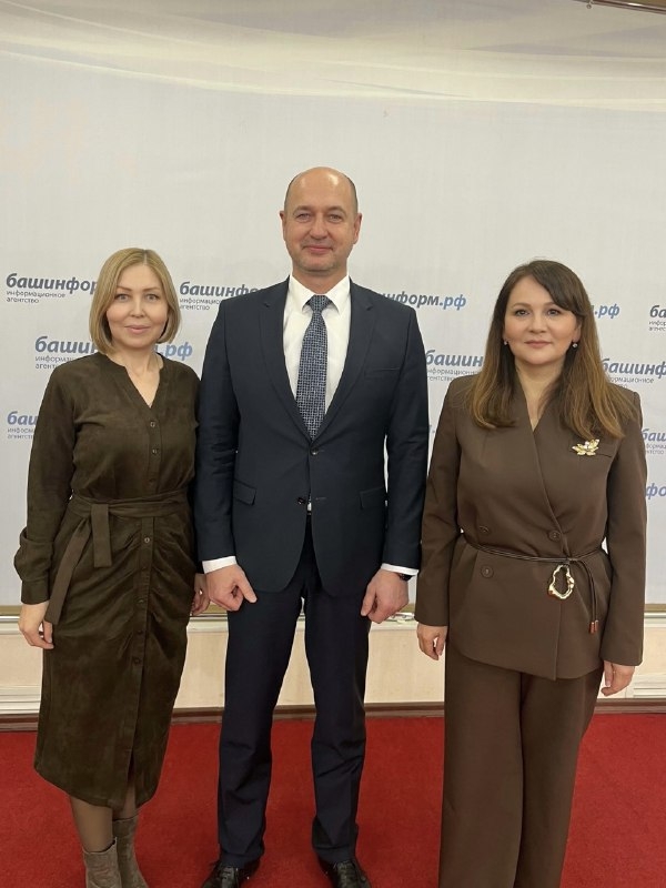 Бөгөн Өфөлә  журналистар бүләкләнде