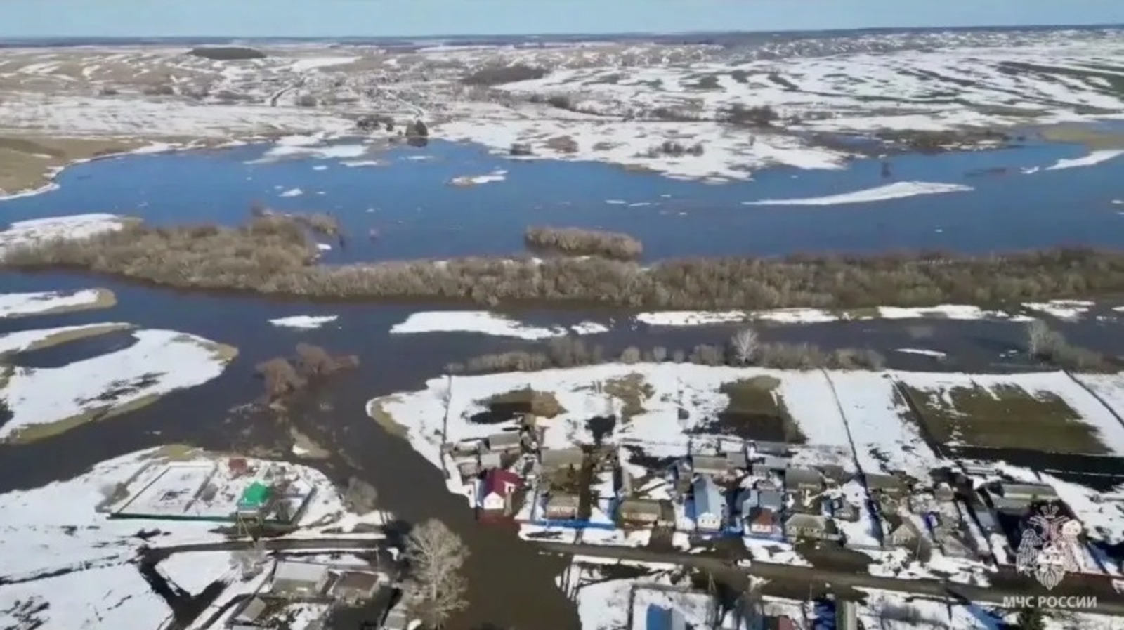 Республикала  ташҡынға бәйле 15 осраҡ ҡотҡарыусылар күҙәтеүендә ҡала